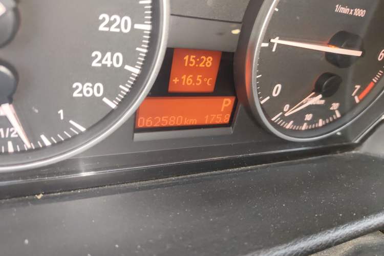 Used BMW X1 2015 sDrive18i Leading Edition
