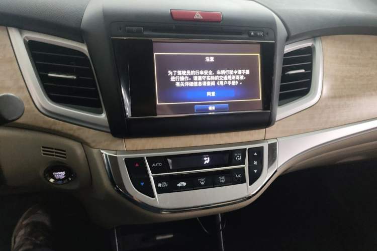 Used Honda Jade 2014 1.8L CVT Luxury Edition 5 seats Audio And AC Panel