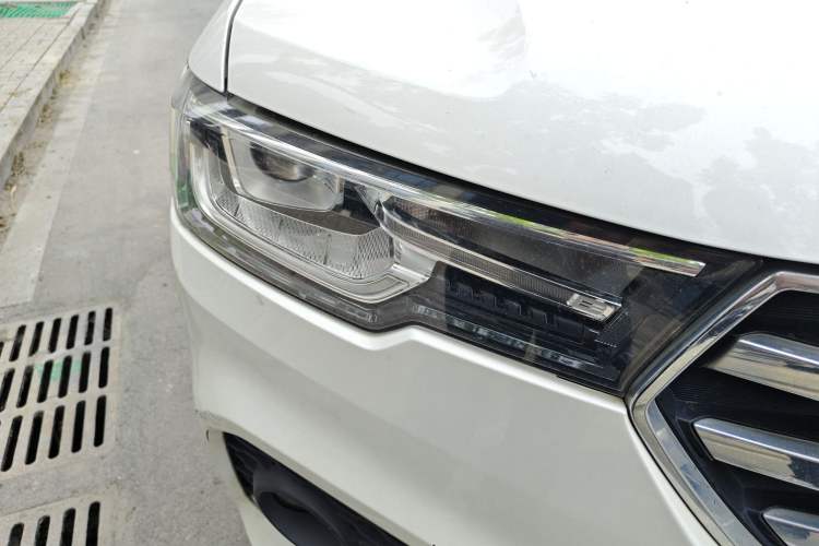 Used Haval H7 2018 Revised Version Blue-Label H7 2.0T Automatic Smart Enjoyment Trim Right Front Headlight