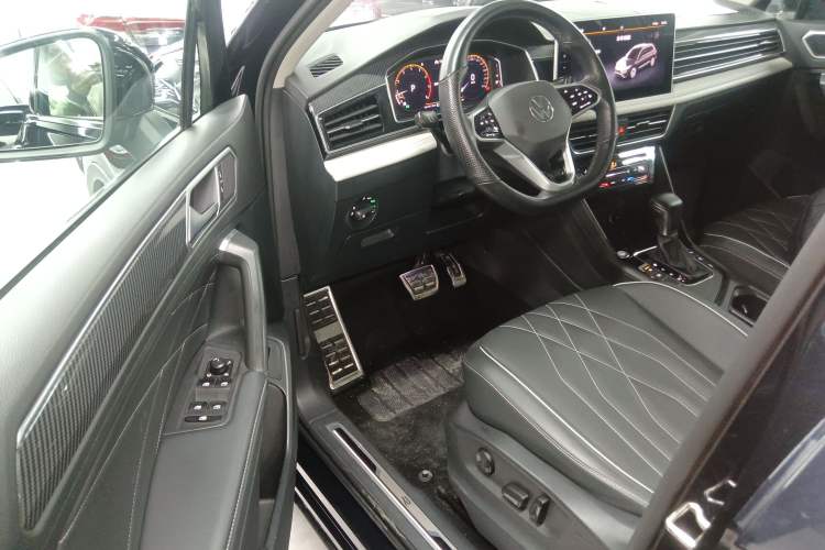 Used Volkswagen Tiguan L 2022 330TSI Automatic Two-Wheel Drive R-Line Enhanced Edition Driver Seat