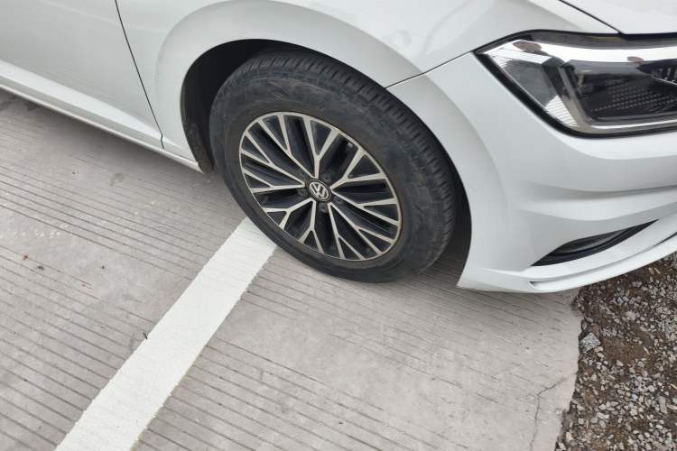 Used Volkswagen Sagitar 2020 280TSI DSG Comfort Version China VI Standard Right Front Wheel Hub