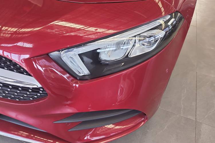 Used Mercedes-Benz A-Class 2022 Second Facelift A 200 L Sport Sedan Fashion Version
