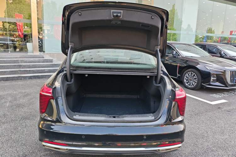 Used Hongqi H5 2024 1.5T DCT Smart Connect Flagship Edition Trunk