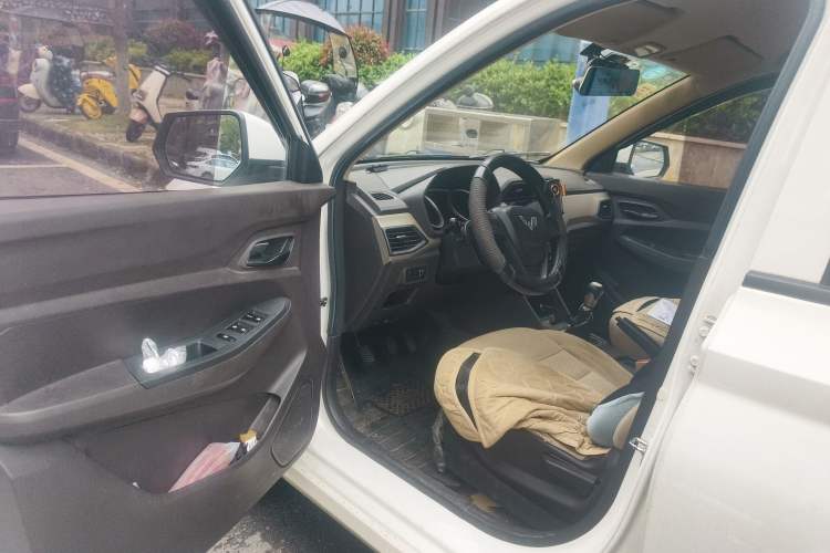 Used Wuling Hongguang 2018 1.5L S Standard Version L2B