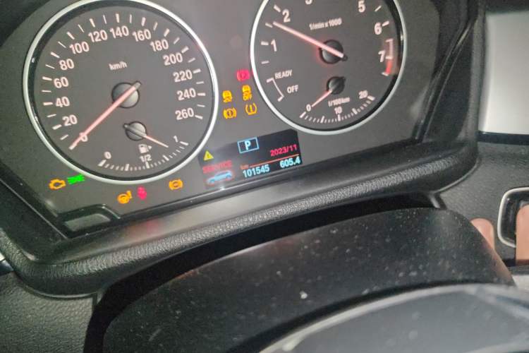 Used BMW X1 2016 sDrive18Li Fashion Model Odometer Close Up