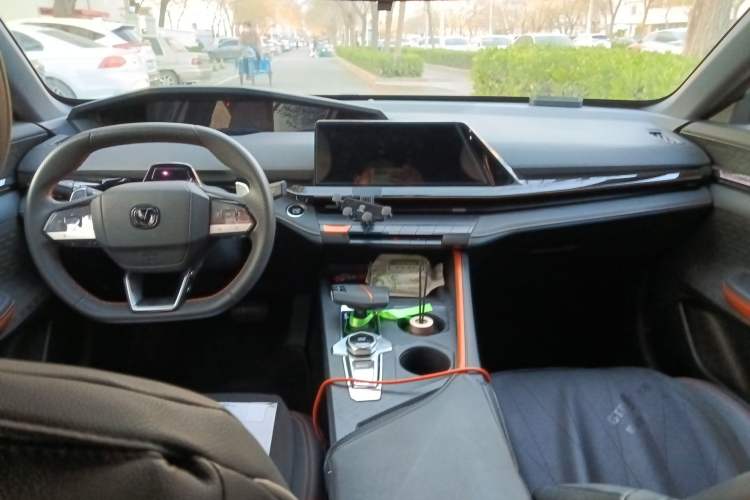 Used CHANGAN UNI-V 2022 1.5T Prestige Version
