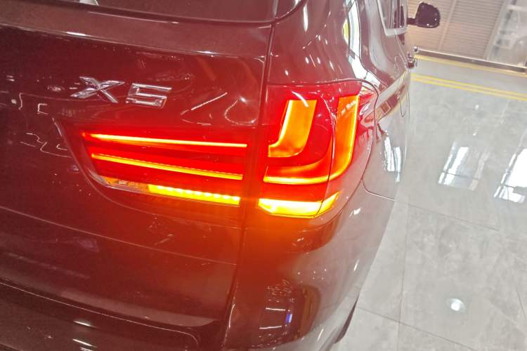 Used BMW X5 2017 xDrive28i
