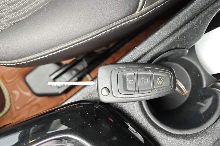 Used Ford Focus 2012 Sedan 1.6L Automatic Fashion Edition
