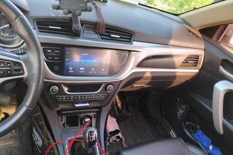 Used Geely Auto Emgrand 2017 Sedan Million Edition 1.5L Manual - Upward Version Audio And AC Panel