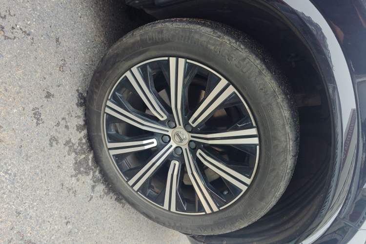 Used Volvo XC90 2021 B5 SmartDrive Luxury Edition 7 Seats Right Front Wheel Hub