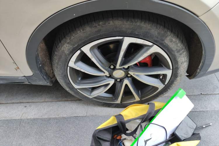 Used Geely Auto Emgrand GS 2016 Sport Edition 1.3T Automatic ZhenShang Model Right Front Wheel Hub