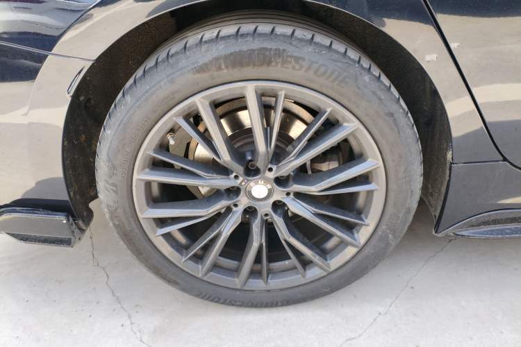 Used BMW 3 Series 2023 325Li M Sport Night Edition Package Right Rear Wheel Hub