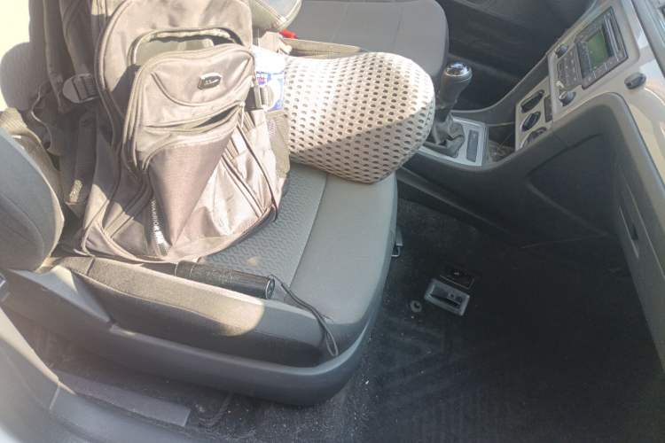 Used Volkswagen Gran Lavida 2013 1.6L Manual Fashion Model