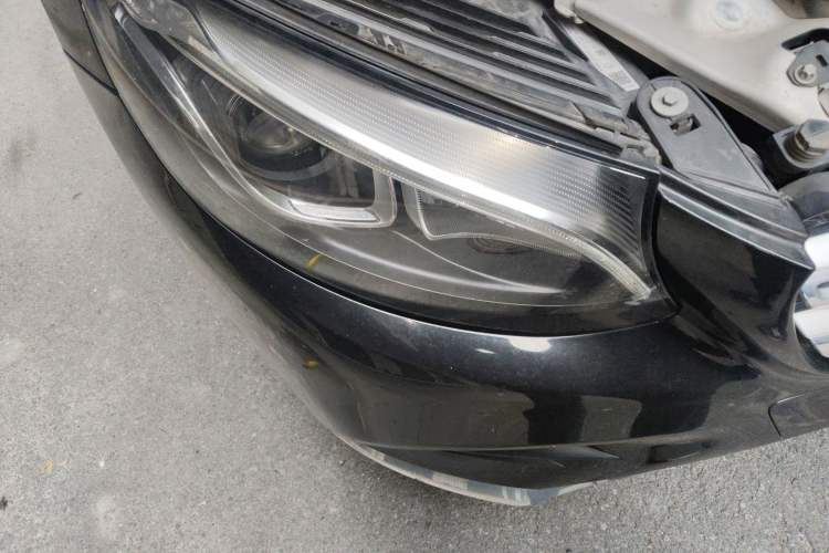 Used Mercedes-Benz GLC 2018 GLC 260 4MATIC Luxury Model Right Front Headlight