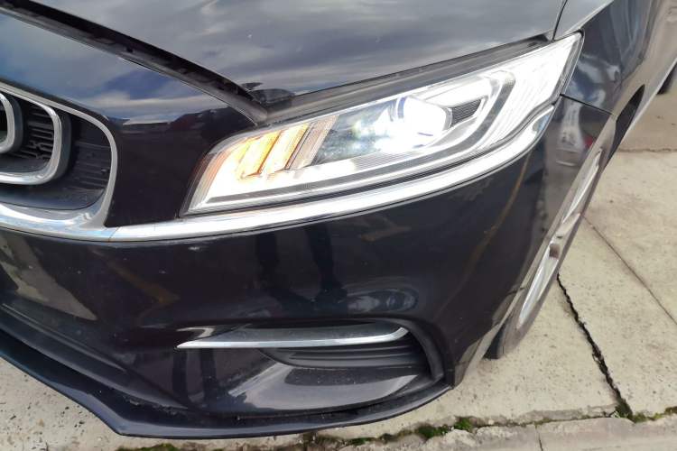 Used Geely Auto Emgrand GT 2020 Revised 1.8T Navigation Edition Left Front Headlight