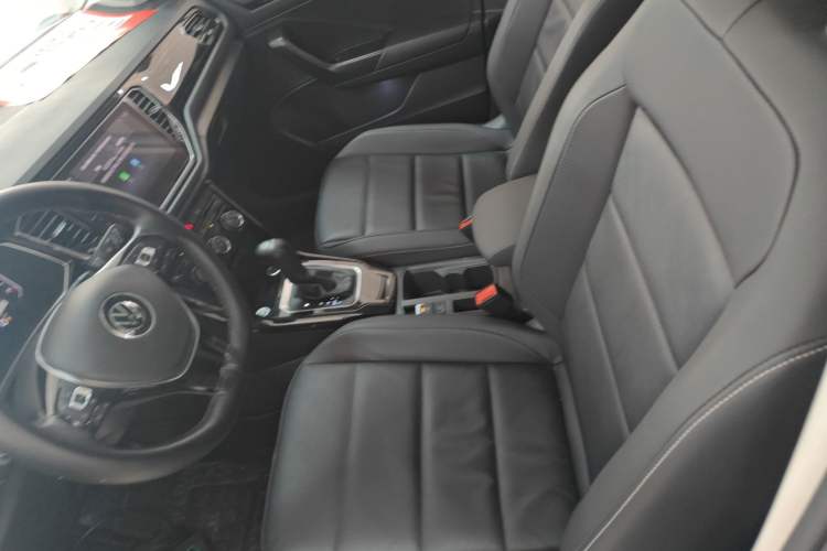 Used Volkswagen T-ROC 2022 280TSI DSG Two-Wheel Drive Elite PLUS Left Front Seat