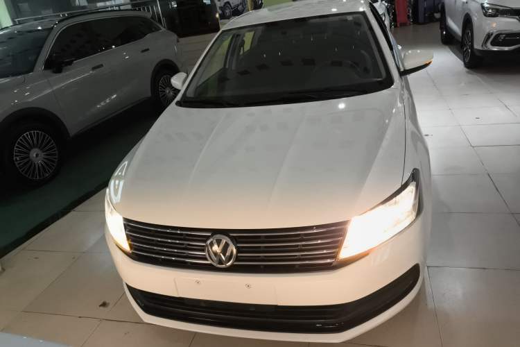 Used Volkswagen Lavida 2015 1.6L Automatic Fashion Edition Front