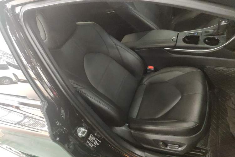 Used Toyota Avalon 2019 2.0L Luxury Edition China VI Standard Right Front Seat