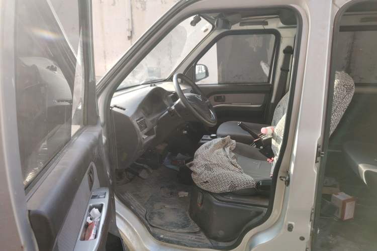 Used Wuling Rongguang EV 2020 Basic Version 7-Seater 300 km
