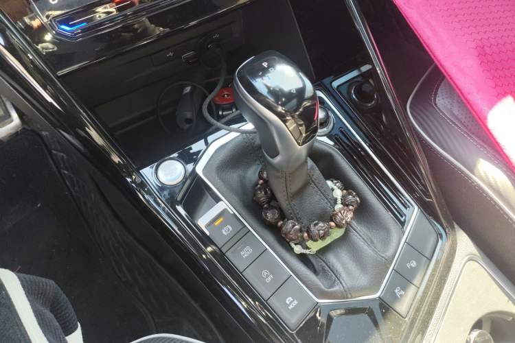 Used Volkswagen Tayron X 2023 330TSI Two-Wheel-Drive Flagship Smart Edition Gear Lever