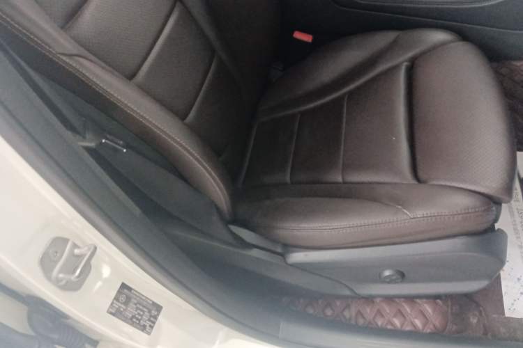 Used Mercedes-Benz GLC 2019 GLC 260 L 4MATIC Dynamic Model
