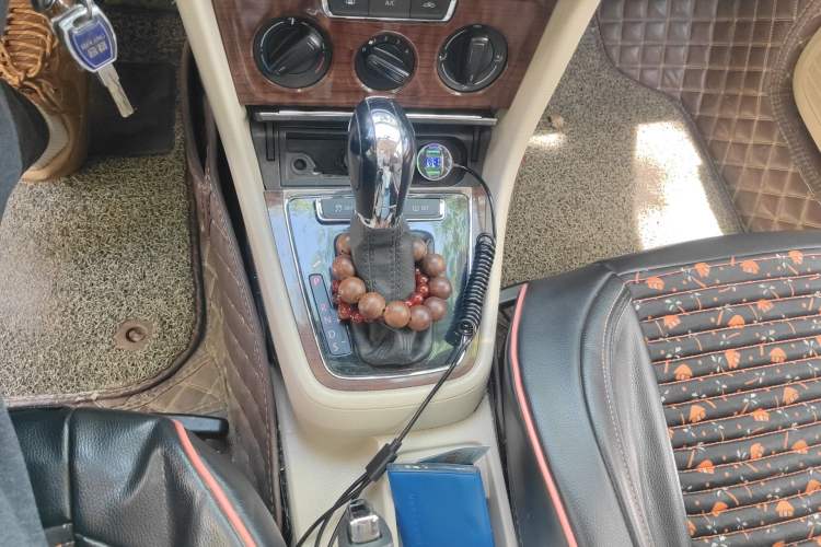 Used Volkswagen Lavida 2013 Restyled Classic 1.6L Automatic Comfort Edition Gear Lever