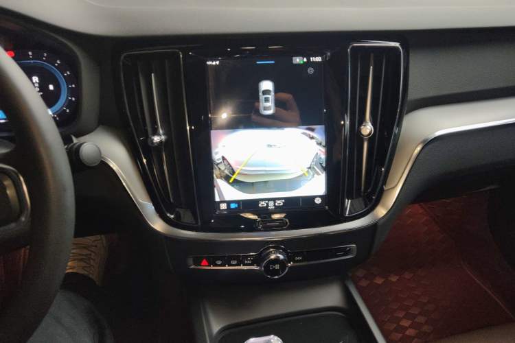 Used Volvo S60 2024 B4 Zhiyi Luxury Edition Audio And AC Panel