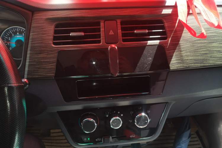 Used Jinbei Hiace X30 2021 1.5L Standard Version Air-Conditioning-Free Bus China VI Emission Standard SWC15M Audio And AC Panel