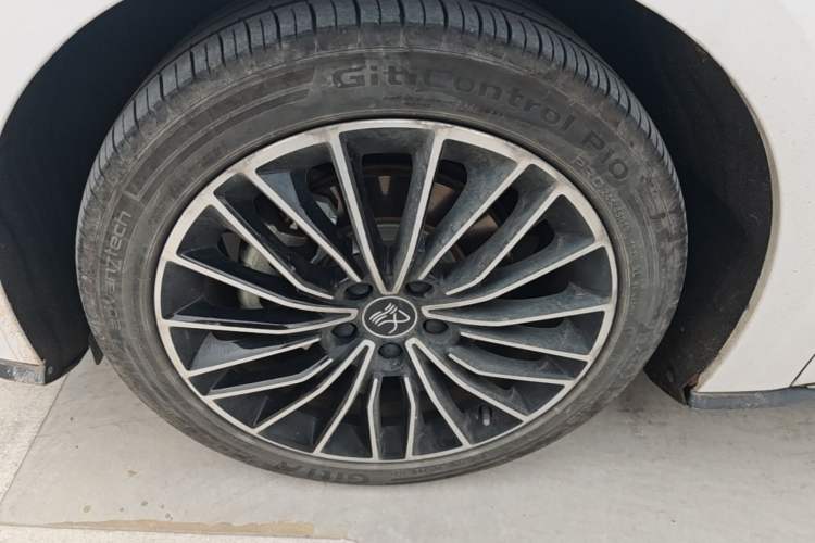 Used BYD Han 2021 EV Standard Range Luxury Model Left Front Wheel Hub