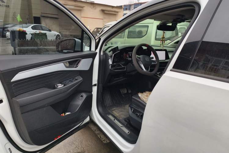 Used Volkswagen Talagon 2022 530TSI Four-Wheel Drive Flagship Shengjing Edition Pro 6-Seater Driver Seat