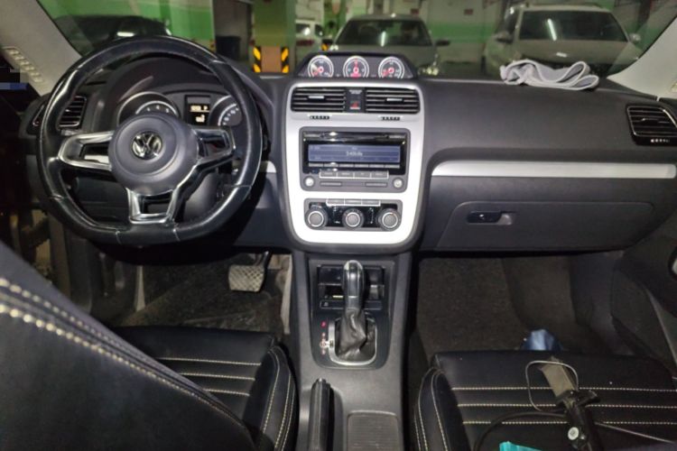 Used Volkswagen Scirocco 2015 1.4TSI Fashion Edition Center Console