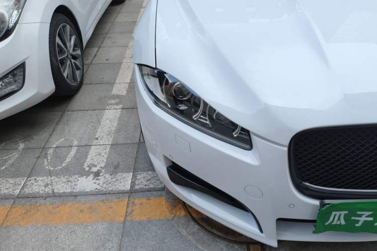 Used Jaguar XF 2015 XF 3.0 SC 80th Anniversary R-Sport Edition Right Front Headlight