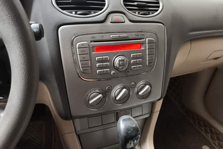 Used Ford Focus 2012 Sedan Classic 1.8L Automatic Base Model