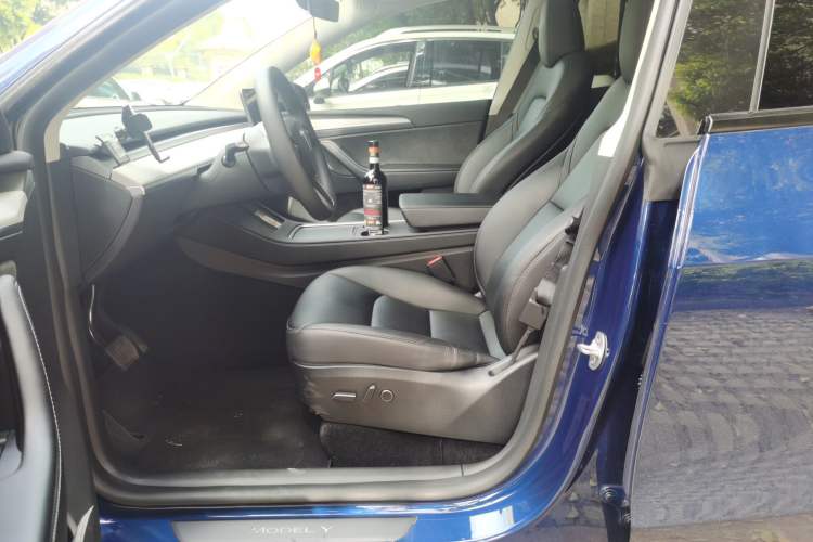 Used Tesla Model Y 2024 Rear-Wheel-Drive Version Left Front Seat