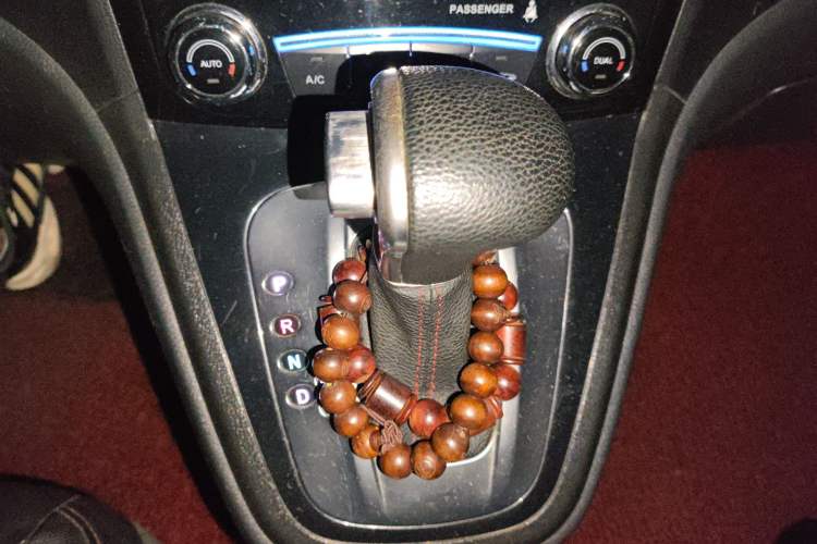 Used Haval H6 2013 Upgraded Model 2.4L Automatic Two-Wheel Drive Elite Version