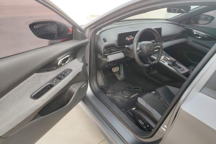 Used GAC Trumpchi EMPOW 2023 400T Automatic R MAX
