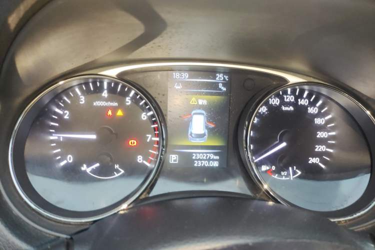 Used Nissan X-Trail 2014 2.5L CVT Luxury Edition 4WD Instrument Cluster