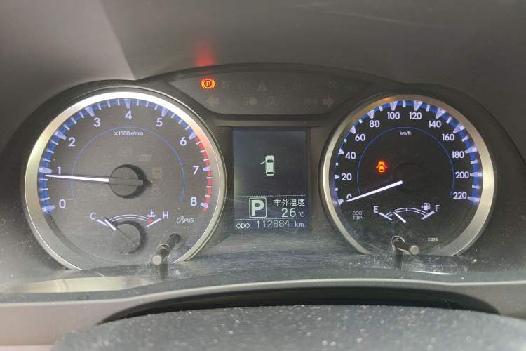 Used Toyota Highlander 2018 2.0T Two-Wheel Drive Elite Edition 5 Seats Emission Standard China V Instrument Cluster