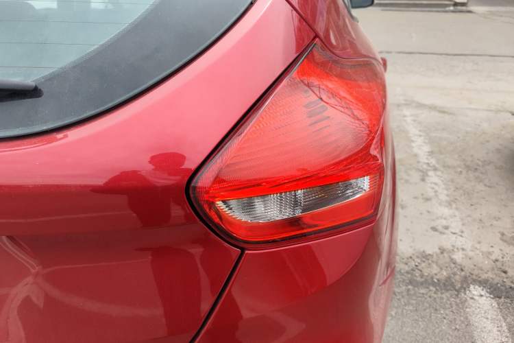 Used Ford Focus 2017 Hatchback 1.6L Automatic Comfort Plus SmartDrive Edition Exterior 3