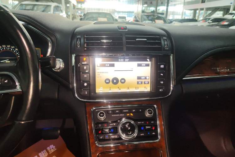 Used Lincoln Continental 2018 3.0T Four-Wheel Drive Prestige Edition Audio And AC Panel