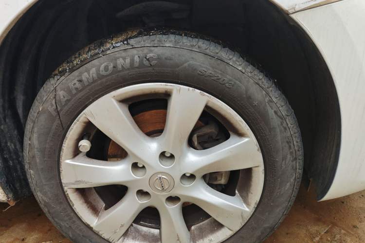 Used Nissan Tiida 2011 1.6L CVT Comfort Model Right Front Wheel Hub