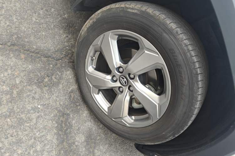 Used Toyota RAV4 2021 2.0L CVT Two-Wheel Drive Fashion PLUS Edition Right Front Wheel Hub