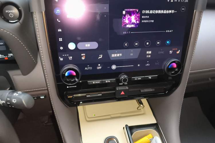 Used Toyota Alphard 2024 Dual-Engine 2.5L Deluxe Edition