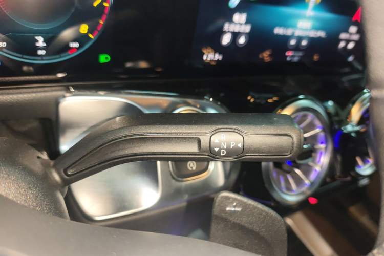 Used Mercedes-Benz GLB 2021 GLB 200 Fashion Model Gear Lever