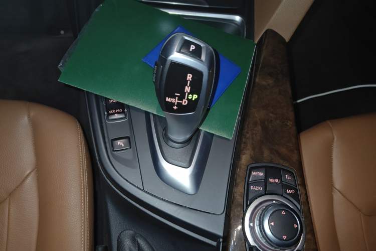 Used BMW 3 Series 2013 320Li Luxury Design Package
