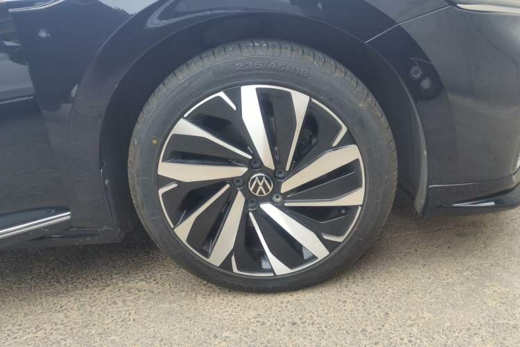 Used Volkswagen Passat 2022 330TSI Starry Luxury Edition Right Front Wheel Hub