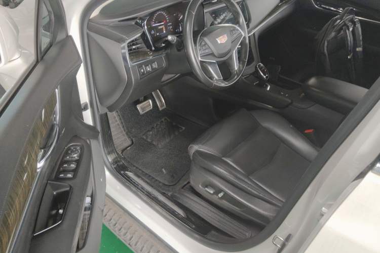 Used Cadillac XT5 2016 25T Luxury Model Driver Seat