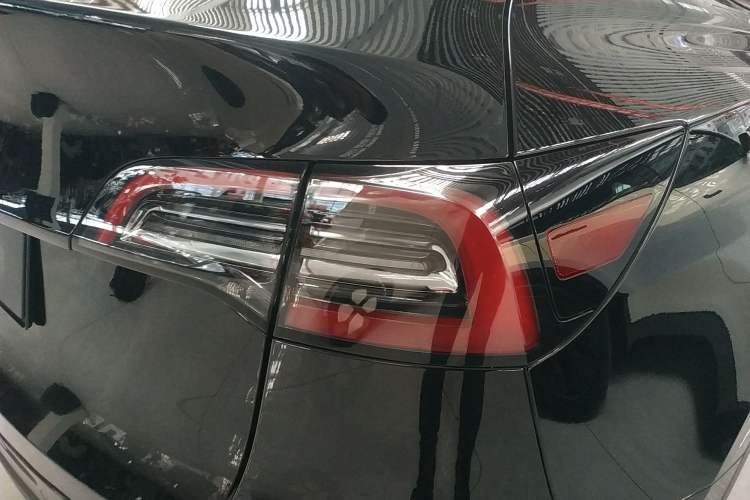 Used Tesla Model Y 2023 Rear-Wheel-Drive Version
