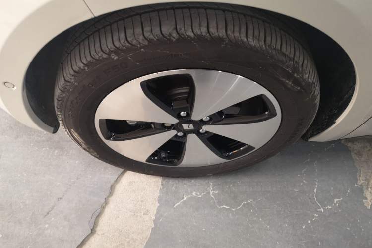 Used Baojun Cloud 2023 460 Max Lingxi Version Left Front Wheel Hub