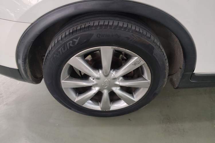 Used Infiniti QX50 2013 2.5L Two-Wheel-Drive Elegant Edition